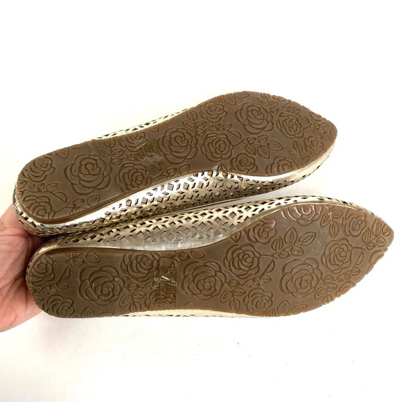 Carlos Santana Platino Gold Perforated Ballet Flats New 10 - Picture 4 of 8